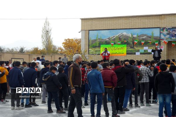 نواخته شدن زنگ استکبارستیزی در آموزشگاه شهید ظهیری در اقلید استان فارس