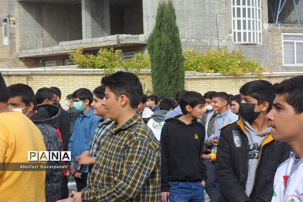نواخته شدن زنگ استکبارستیزی در آموزشگاه شهید ظهیری در اقلید استان فارس
