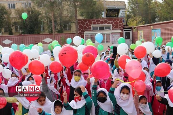 نواخته شدن زنگ استکبار ستیزی در مدارس آباده