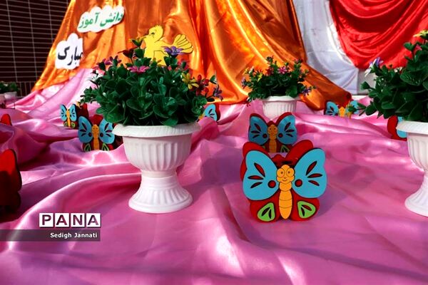 نواخته شدن زنگ استکبار ستیزی در مدارس آباده