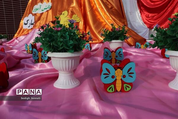 نواخته شدن زنگ استکبار ستیزی در مدارس آباده