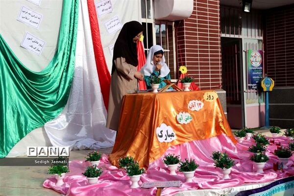 نواخته شدن زنگ استکبار ستیزی در مدارس آباده