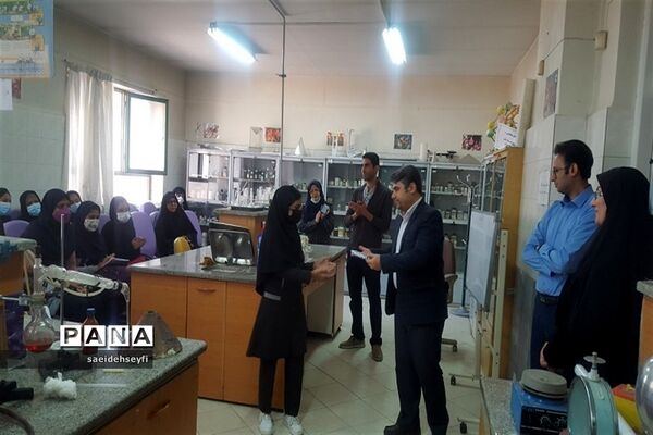 روز آزمایشگاه در پژوهش سرای کاوش  کهریزک