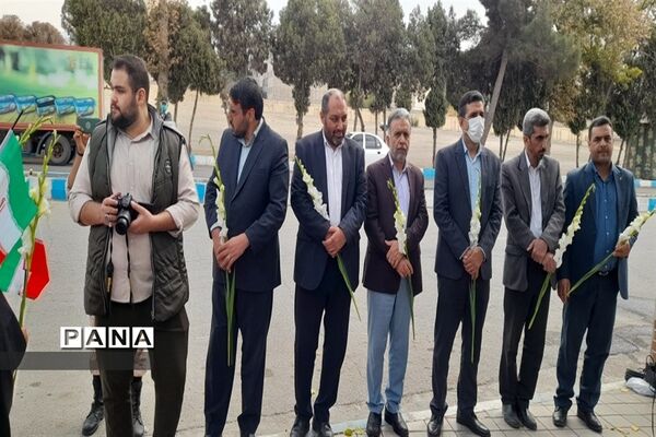 برگزاری مراسم غبارروبی مزار شهدا به مناسبت گرامیداشت یوم الله 13 آبان در البرز