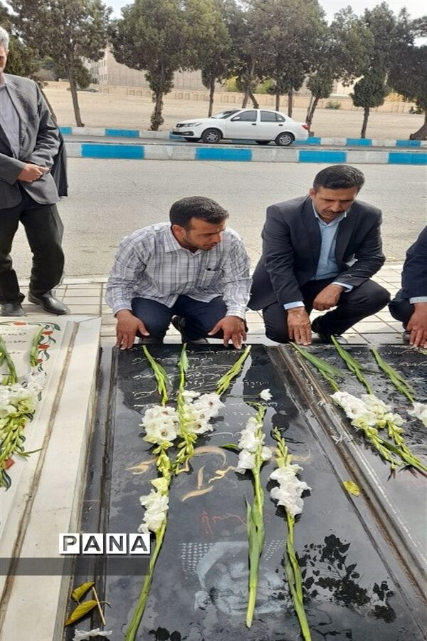 برگزاری مراسم غبارروبی مزار شهدا به مناسبت گرامیداشت یوم الله 13 آبان در البرز