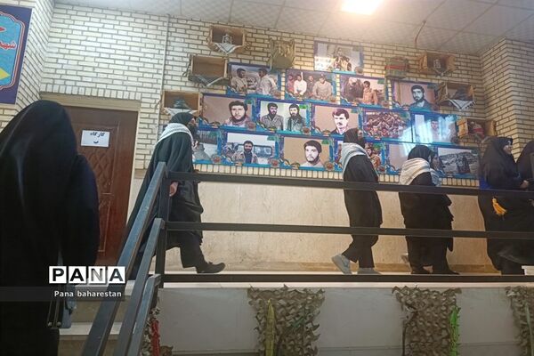 بازدید دانش‌آموزان مدارس ملارد از موزه دفاع مقدس