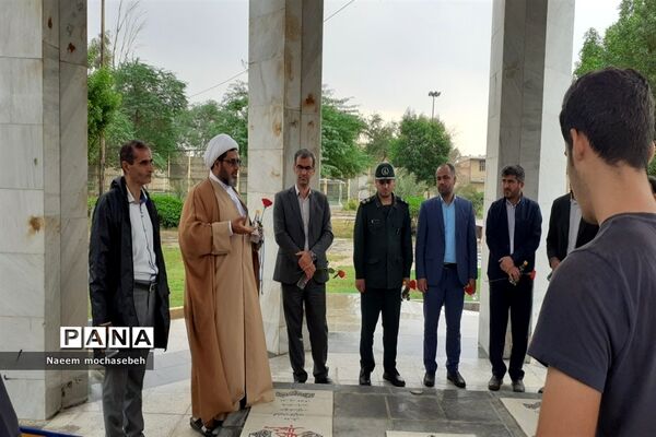 غبارروبی مزار شهدا در شادگان