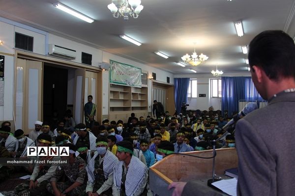 دیدار اعضای تشکل‌های دانش‌آموزی با نماینده ولی فقیه