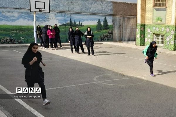 برگزاری مسابقه ورزشی به مناسبت ۱۳ آبان در بهارستان‌دو