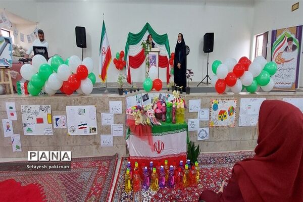 برگزاری جشن ۱۳ آبان روز دانش‌آموز در مدرسه دخترانه الزهرا در شهرستان قرچک