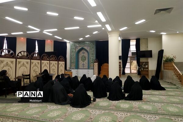 نشست بصیرتی  به مناسبت  بزرگداشت 13 آبان و شهدای حرم شاهچراغ در جرقویه سفلی