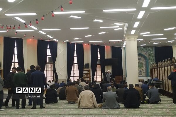 نشست بصیرتی  به مناسبت  بزرگداشت 13 آبان و شهدای حرم شاهچراغ در جرقویه سفلی
