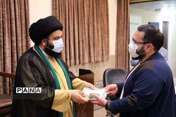 دیدار امام جمعه رودهن با فعالان و‌دانش‌آموزان نخبه بسیجی