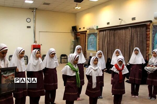 دیدار امام جمعه رودهن با فعالان و‌دانش‌آموزان نخبه بسیجی