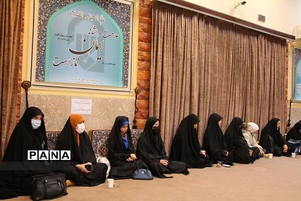 دیدار امام جمعه رودهن با فعالان و‌دانش‌آموزان نخبه بسیجی