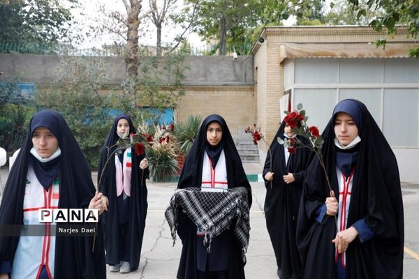 آیین نواختن زنگ استکبارستیزی در دبیرستان شاهد شهید شیرودی