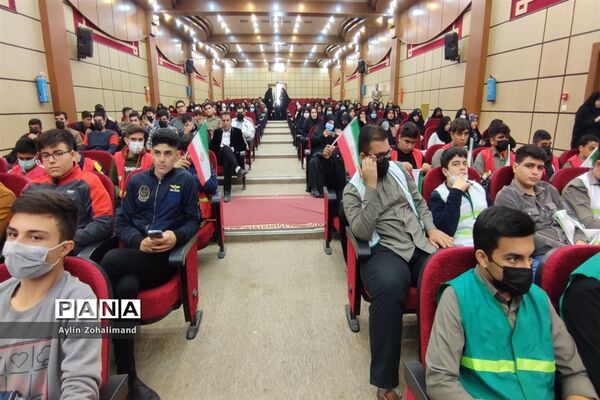 گردهمایی فرماندهان و شورای واحد های بسیج مدارس در شهرستان رباط کریم