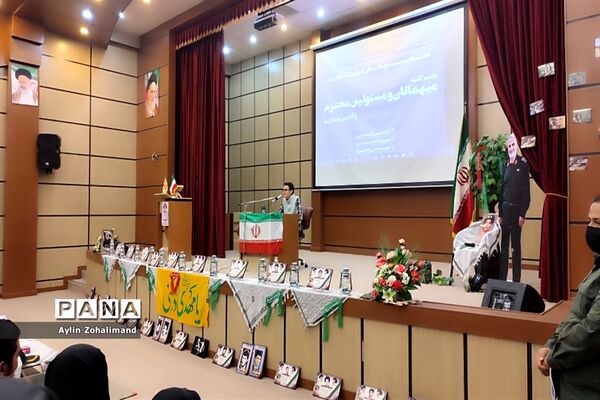 گردهمایی فرماندهان و شورای واحد های بسیج مدارس در شهرستان رباط کریم