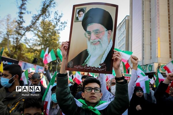 راهپیمایی یوم الله ۱۳ آبان در تهران