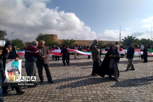 حضور پرشور دانش‌آموزان شیرازی در راهپیمایی روز ۱۳ آبان