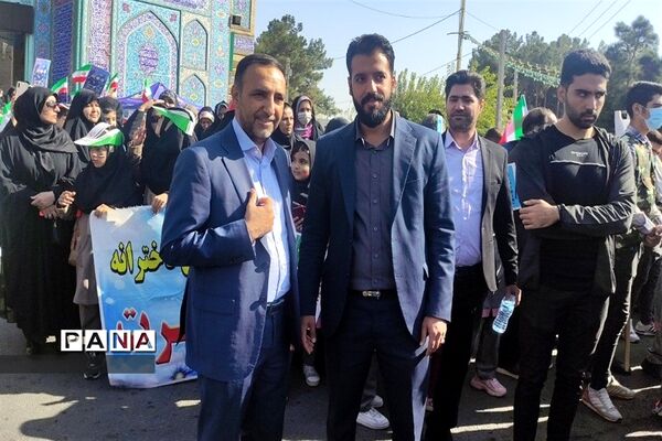 برگزاری راهپیمایی ۱۳ آبان در شهرستان قرچک