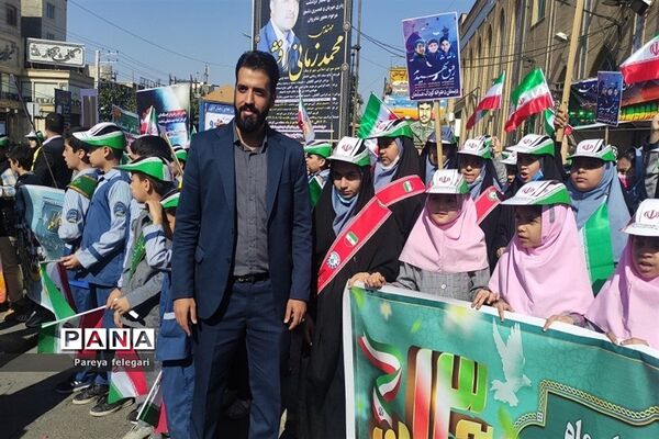 برگزاری راهپیمایی ۱۳ آبان در شهرستان قرچک