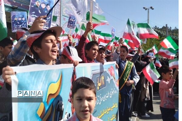 برگزاری راهپیمایی ۱۳ آبان در شهرستان قرچک