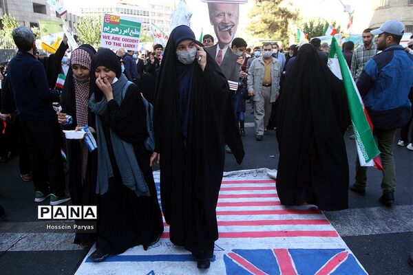 راهپیمایی یوم الله ۱۳ آبان در تهران