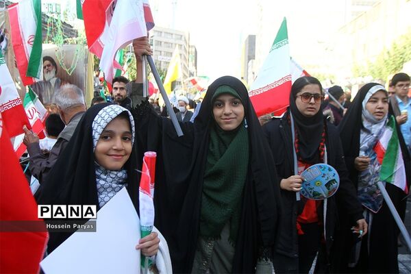 راهپیمایی یوم الله ۱۳ آبان در تهران
