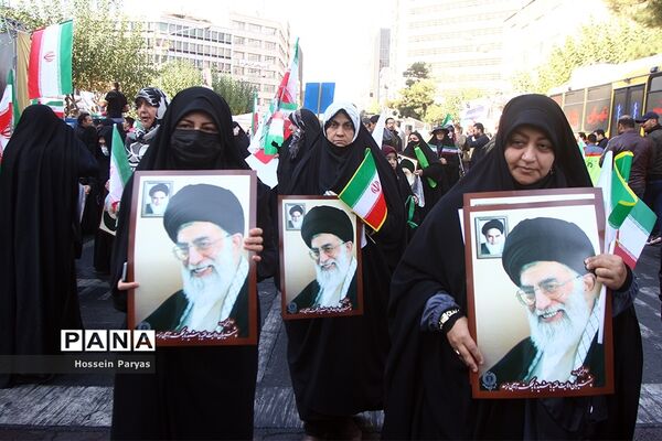 راهپیمایی یوم الله ۱۳ آبان در تهران