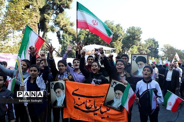 راهپیمایی یوم الله ۱۳ آبان در تهران