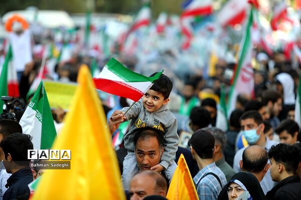 راهپیمایی یوم الله ۱۳ آبان در تهران