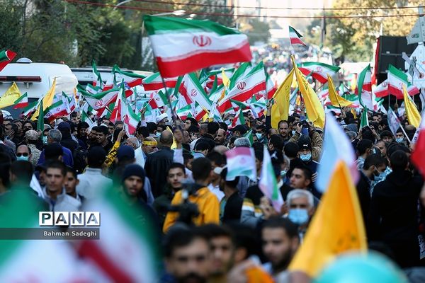 راهپیمایی یوم الله ۱۳ آبان در تهران
