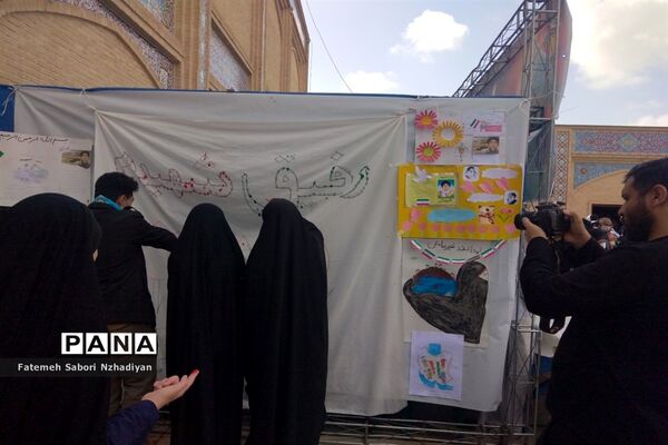 برپایی موکب سازمان دانش‌آموزی ناحیه ۳ در حرم مطهر شاهچراغ (ع)
