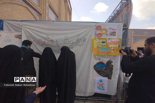 برپایی موکب سازمان دانش‌آموزی ناحیه ۳ در حرم مطهر شاهچراغ (ع)