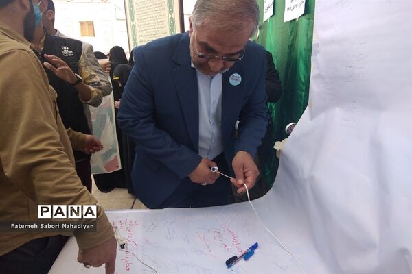 برپایی موکب سازمان دانش‌آموزی ناحیه ۳ در حرم مطهر شاهچراغ (ع)