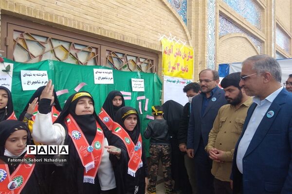 برپایی موکب سازمان دانش‌آموزی ناحیه ۳ در حرم مطهر شاهچراغ (ع)