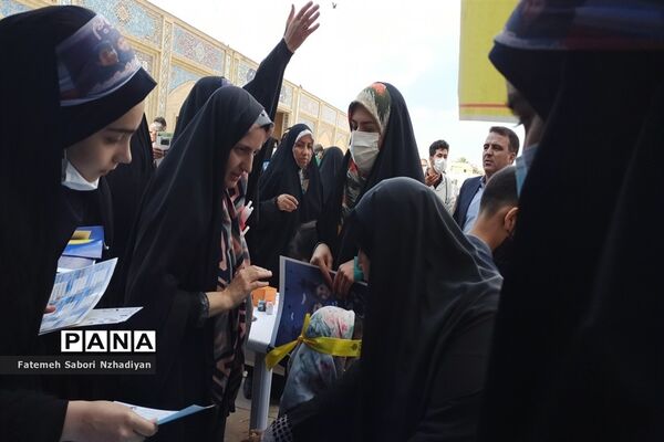 برپایی موکب سازمان دانش‌آموزی ناحیه ۳ در حرم مطهر شاهچراغ (ع)