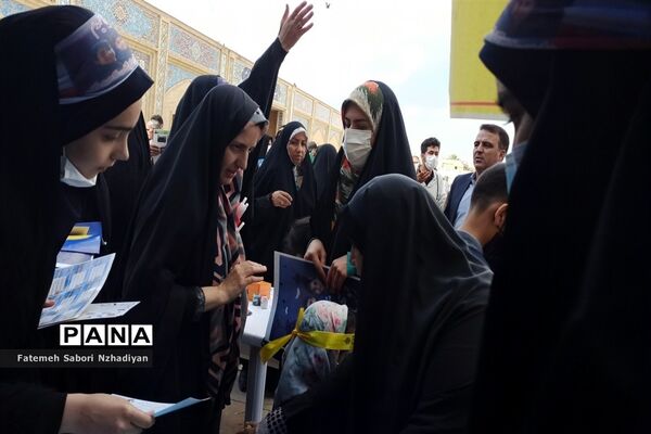 برپایی موکب سازمان دانش‌آموزی ناحیه ۳ در حرم مطهر شاهچراغ (ع)