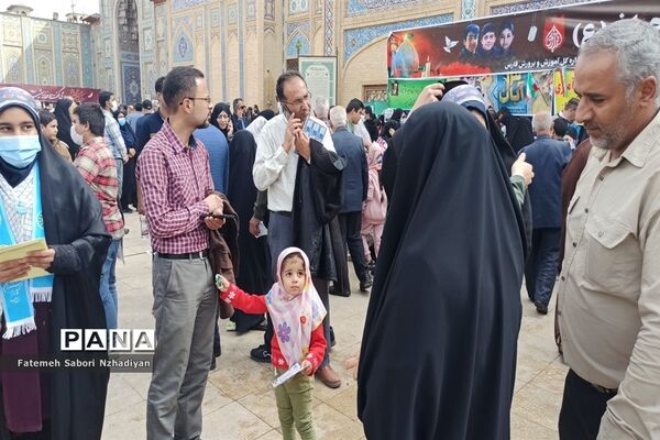 برپایی موکب سازمان دانش‌آموزی ناحیه ۳ در حرم مطهر شاهچراغ (ع)