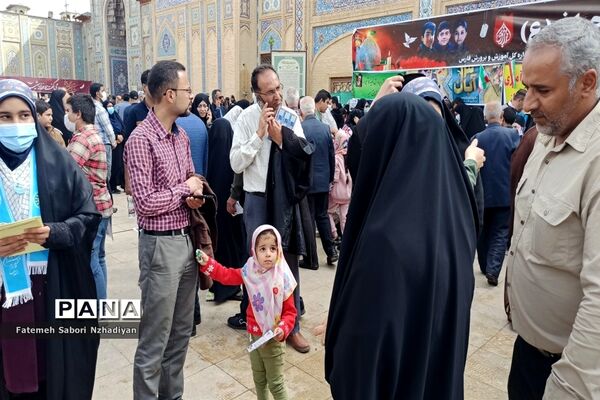 برپایی موکب سازمان دانش‌آموزی ناحیه ۳ در حرم مطهر شاهچراغ (ع)