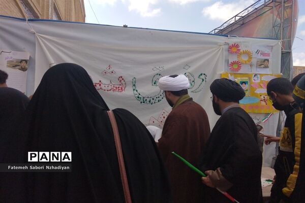 برپایی موکب سازمان دانش‌آموزی ناحیه ۳ در حرم مطهر شاهچراغ (ع)