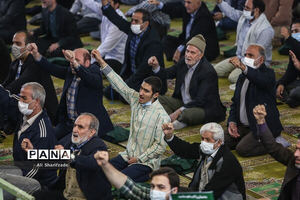 نماز جمعه روز 13 آبان
