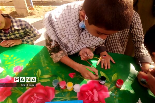 حضور دهه هشتادی‌های شهرستان اقلید در راهپیمایی ۱۳ آبان