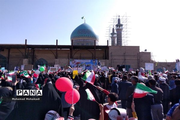 حماسه حضور پرشور مردم کاشمر در راهپیمایی یوم الله ۱۳ آبان