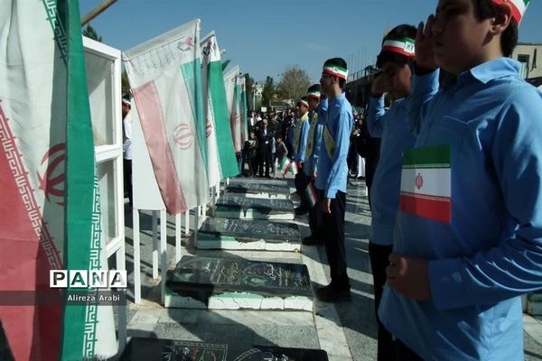 حماسه حضور پرشور مردم کاشمر در راهپیمایی یوم الله ۱۳ آبان