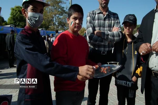 حماسه حضور پرشور مردم کاشمر در راهپیمایی یوم الله ۱۳ آبان