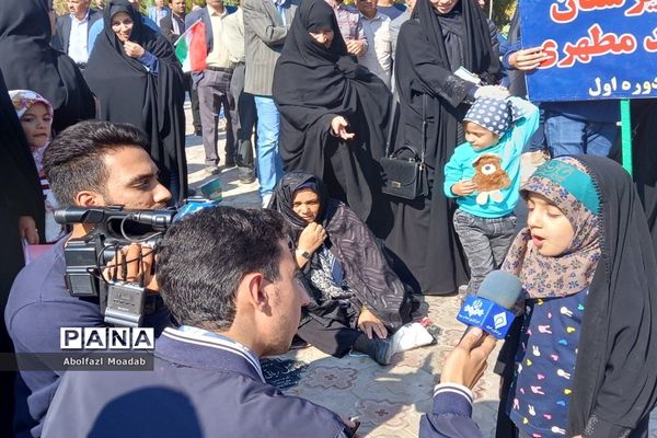 حماسه حضور پرشور مردم کاشمر در راهپیمایی یوم الله ۱۳ آبان