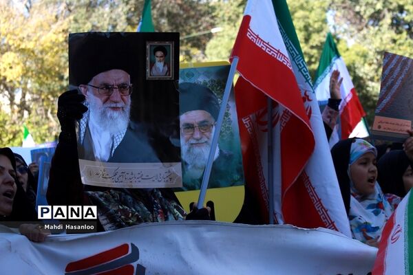 راهپیمایی 13 آبان در زنجان