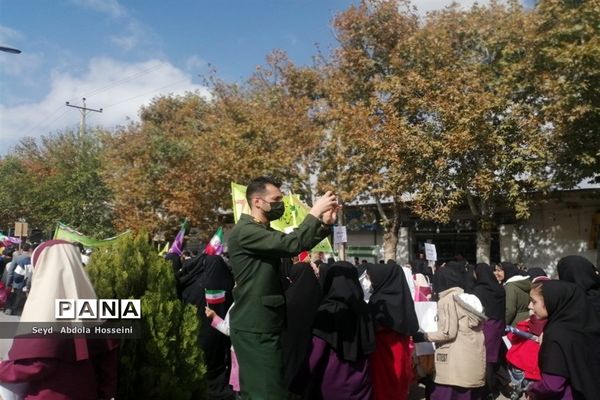 راهپیمایی یوم‌الله 13 آبان در شهرستان پاسارگاد